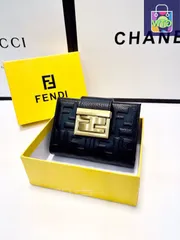 【今日特価】Fendi フェンディ 三つ折り短財布 クラシックデザインと精密な仕上げ、耐久性に優れ