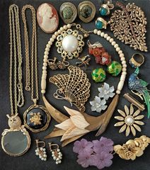 アイヌ木彫り ペンダントネックレス ブローチ 昭和レトロ - メルカリ