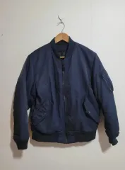 ユニクロ MA-1ジャケット m