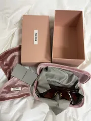 ミュウミュウ サングラス OMU 02ZS11Q50D 免税店 購入