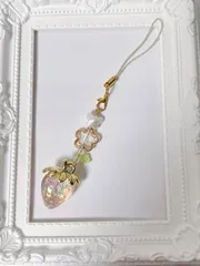 ビーズチャーム　ビーズストラップ　イチゴ　ピンク　韓国　コレクトブック　シール帳