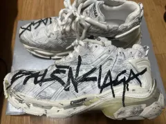 2025年最新】balenciaga runner graffitiの人気アイテム - メルカリ