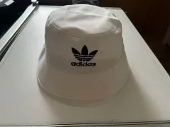 アディダス バケットハット