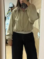 ZARA) ベージュ クロップド マウンテンパーカー アウター