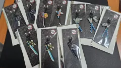 鬼滅の刃 日輪刀 キーホルダー (炭治郎、甘露寺 蜜璃、伊之助、悲鳴嶼 行冥)