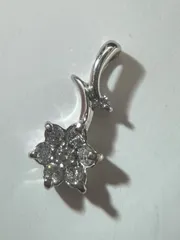 【 K18WG  /ネックレストップ 】 ダイヤモンド 0.16ct 0.77g