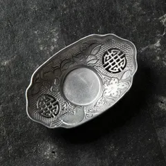 コースター 金属 茶托 茶たく 茶敷 おしゃれ 豆皿 10cm レッド ワインレッド アンティーク シノワズリ レトロ調 カップ グラス ソーサー 受け皿 小皿 プレート 錫製 皿 ミニ トレー トレイ 小物入れ ティートレー お家カフェ 母の日 プレゼント