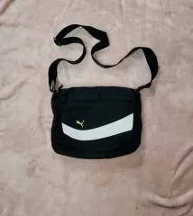 PUMA プーマ ブラック クロスバック メッセンジャーバッグ バッグ