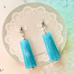 ハンドメイドピアス　スカイブルー