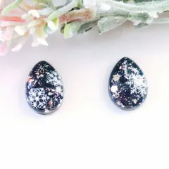 no.262　レジン　しずく型　クリスマス　雪の結晶　ピアス　イヤリング　ハンドメイド