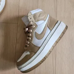 ナイキ エア ジョーダン 1 ハイ ベージュ 白 (235)