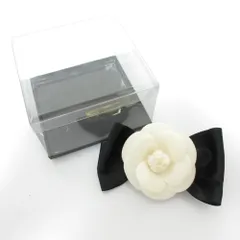 FOXEY 定番フラワー ブローチ ホワイト FOXEY 定番フラワー ブローチ ホワイト