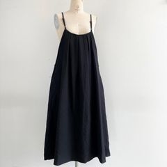 未使用美品】AKTE カラーストラップキャミワンピ 美品 黒 - メルカリ