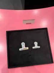 G-DRAGON（ジードラゴン） mama ポップアップ ピースマイナスワン ブルドッグ クリップ mama 2025