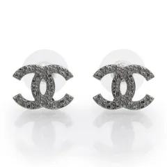 シャネル チェーン ココマーク ピアス ガンメタル シルバー A64831 箱付 CHANEL（未使用保管品）
