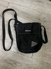 2025年最新】AND WANDER メッセンジャーの人気アイテム - メルカリ