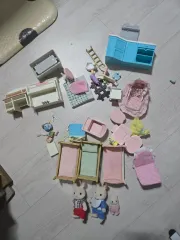 シルバニアファミリー リー 二階建て家 2個 + 医者 キッチン 簡単セットです 電気の灯る 二階建て家