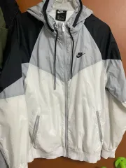 ナイキ ウィンドランナー ウィンドブレーカー 白/ブラック/グレー