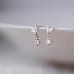 658 かわいいハート型ジルコニアの揺れるピアス 高見えデザインで人気