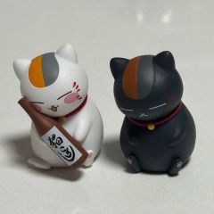 EDIYA ちいかわ コラボ ハチワレ(分け目)クッション - メルカリ