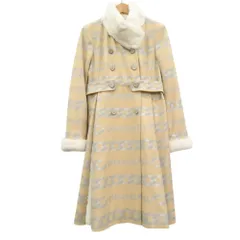 美品 シャネル ファー付き ロゴ チェーン柄 ロングコート シルク ウール ベージュ 1355 CHANELのサムネイル