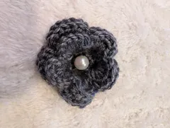 お花ブローチ（グレー）