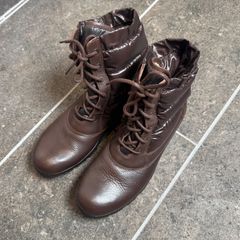 Item thumbnail for item 3a5605fc-a3b8-4c52-b3b0-6ff2f2d15a52