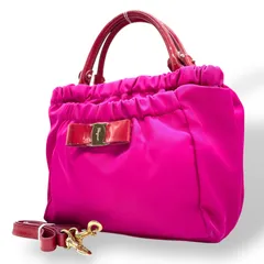 極美品 希少 Salvatore Ferragamo フェラガモ ヴァラリボン 2WAY ショルダー ピンク レッド ナイロン パテント ハンドバッグ クロスボディ ゴールド金具 レディース K1