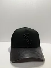 Newera シカゴホワイトソックス レザーバイザー 9forty A-FRAME スナップバックキャップ ブラックカラー