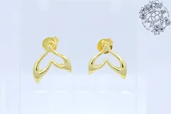ピアス　両耳　ポストタイプ　ホエールテール　クジラの尾　スターリングシルバー　イエローゴールド　ハワイアンジュエリー　ハワジュ　アクセサリー　透かしデザイン　カットアウト　人気デザイン　レディース　上品　華やか　シンプル　プレゼント　ギフト　10,000円