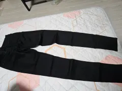 ユニクロ ウルトラストレッチ ブラック デニム スキニージーン ズボン