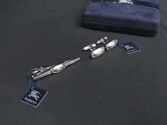 ■新品同様■ Burberrys バーバリーズ カフスボタン カフリンクス ネクタイピン 2点セット メンズ シルバー系×ゴールド系 BS0946