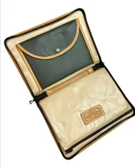 美品 ハンティングワールド（HUNTING WORLD） クラッチバッグ