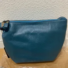 本革牛ショルダーバッグ　斜めがけショルダーバッグ