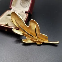 Coro ゴールドの葉 植物モチーフ 米国 ヴィンテージ ブローチ フローラル ゴールドトーン クラシック エレガント AJN