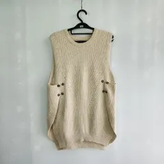0405 アイボリー ニット ベスト ボタン 装飾 フリーサイズ