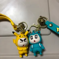 クレヨンしんちゃん (ピカチュウ フシギダネ) キーホルダー