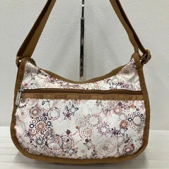 6702　LeSportsac　レスポートサック　　肩がけ　斜めがけ　紐調節可能　 クラシックホーボー　総柄　ホワイト　ベージュ　ハート　 ナイロン　シンプル　カジュアル