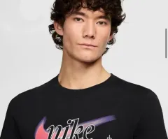 ナイキ ランニング Tシャツ