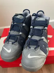 ナイキ エア モア アップテンポ グレー/ネイビー 新品 240