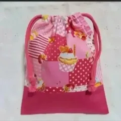 ハンドメイド、スイーツ、パッチワーク柄の給食袋、巾着袋、コップ入れ、ピンク