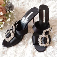 2025年最新】マノロブラニク ハンギシ サンダルの人気アイテム - メルカリ