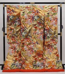 色打掛 鳳凰 花 草木 豪華絢爛 正絹 used b4954 小売 2025年最新