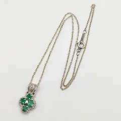 【美品】エメラルドネックレス　フラワーモチーフ　SILVER　シルバー925