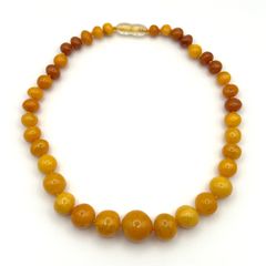 極希少】ロイヤルアンバー ネックレス 蜜蝋琥珀 - メルカリ