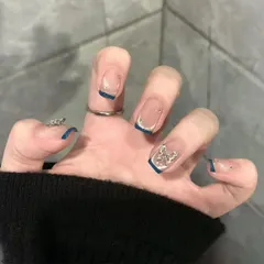 ネイルチップ　フレンチネイル　バタフライ装飾　ブルーフレンチ　ストーン装飾　ショートチップ　１０枚セット　春　ホワイトデー　卒業式　お花見　桜　プレゼント