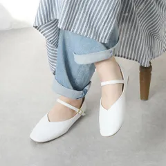 [スムースホワイト]パンプス フラットシューズ ストラップ スクエアトゥ Vカット ローヒール ぺたんこ 痛くない 柔らかい 疲れない 歩きやすい フォーマル オフィス 仕事 通勤 立ち仕事 冠婚葬祭 結婚式 4L おしゃれ k59-38501