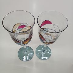 カラフルドット模様 ワイングラス 2個セット - メルカリ
