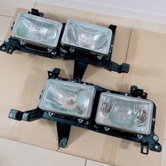 トヨタ純正 ランクル 80 角目4灯 輸出用 純正 ヘッドライト 正規品