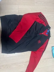 赤黒 アディダス ジャージ